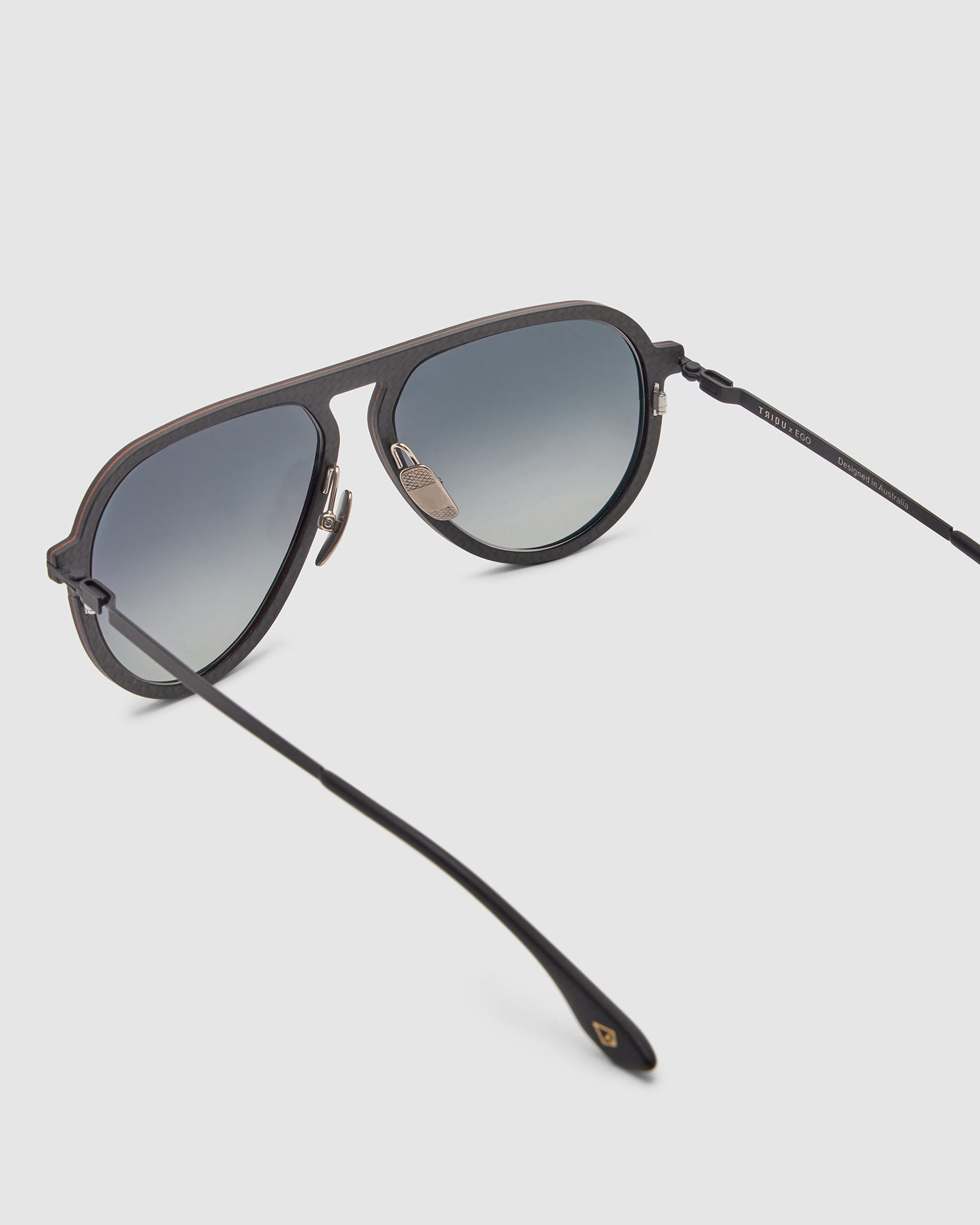 TRIBU Carbon 2.0 black carbon fibre square aviator sunglasses – detailed view