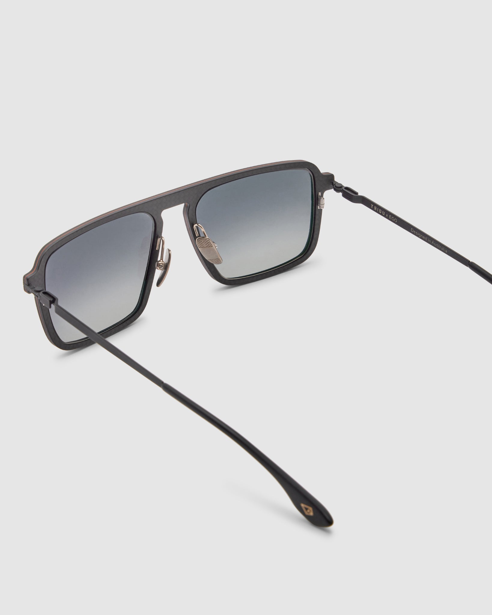 TRIBU Carbon 2.0 black carbon fibre square aviator sunglasses – detailed view