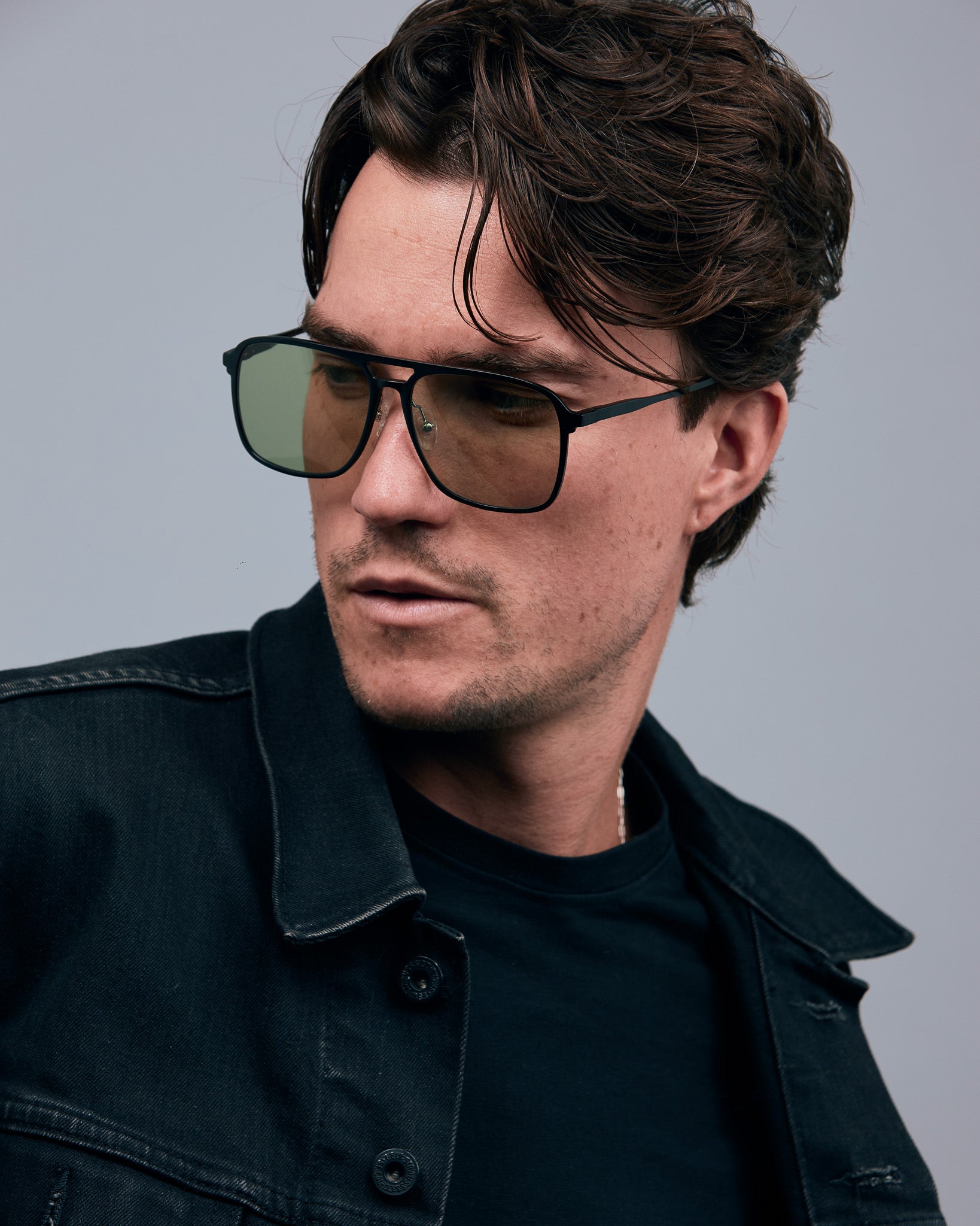 Oscar Sunglasses by Tribu Eyewear — Black Aluminium Aviator frame, Sage lens male model. 