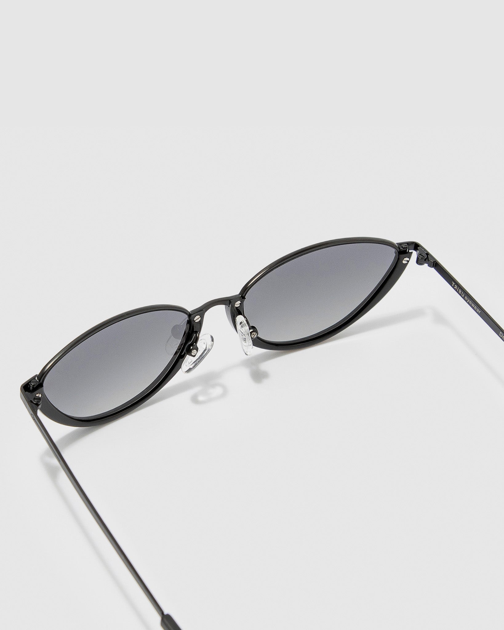 TRIBU Nardi Black cat-eye sunglasses - detailed view 
